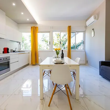 アパート Guesthost - Lovely Flat In The Heart Of ペスカーラ