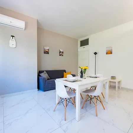 Guesthost - Lovely Flat In The Heart Of Apartman Pescara