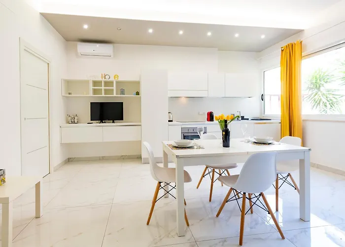 Guesthost - Lovely Flat In The Heart Of Apartment *