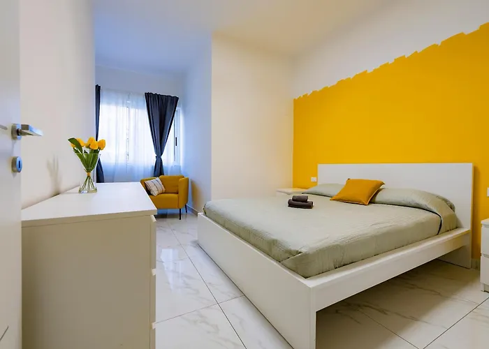 Guesthost - Lovely Flat In The Heart Of